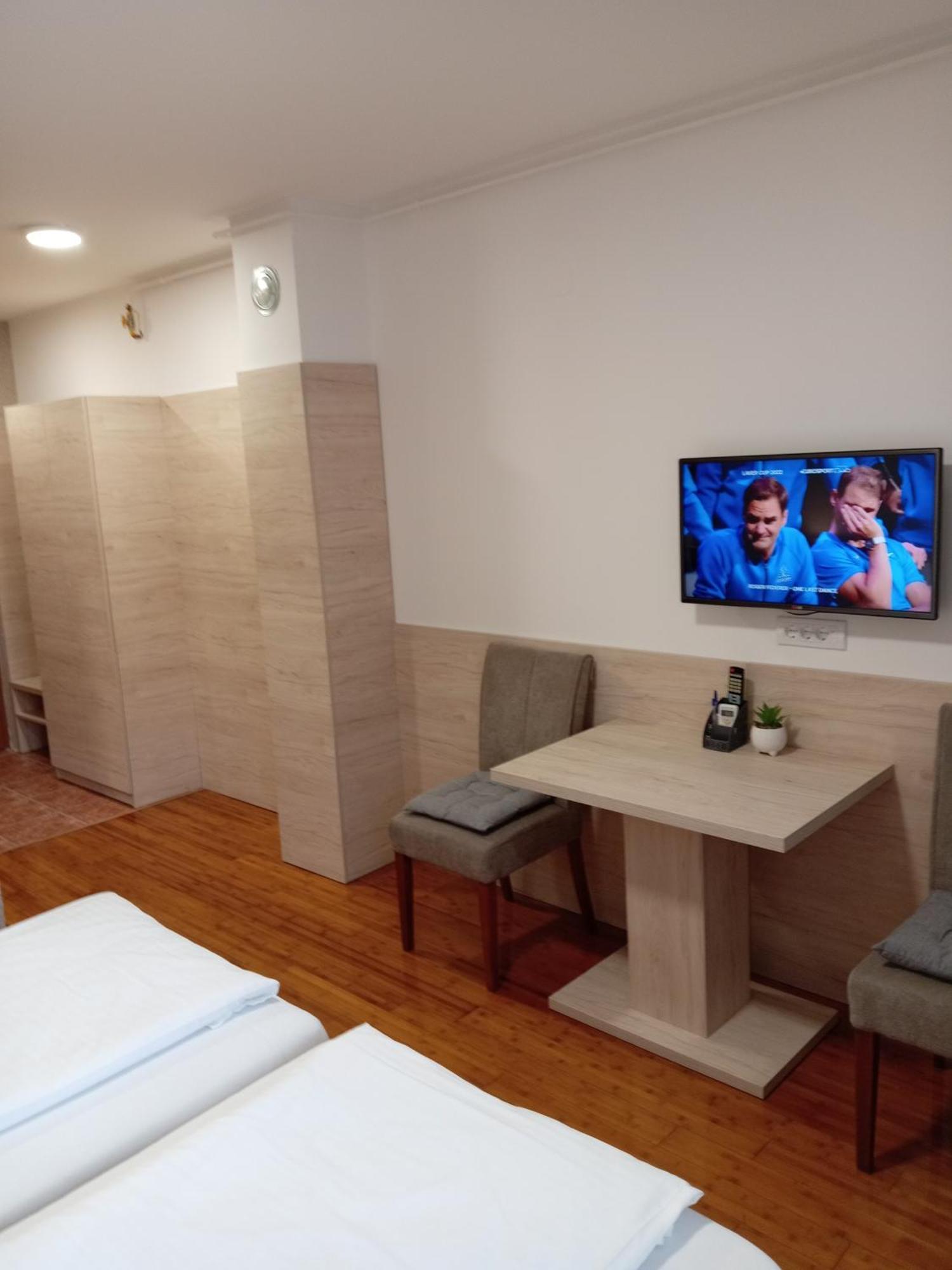 Apartment Atina Subotica Esterno foto